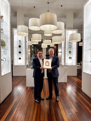 Αρναουτάκης πρέσβης Κίνας