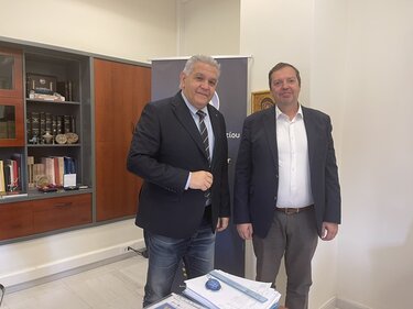 Συνάντηση με τον Διευθύνοντα Σύμβουλο του ΟΛΗ για τα προβλήματα στο Εμπορικό Λιμάνι