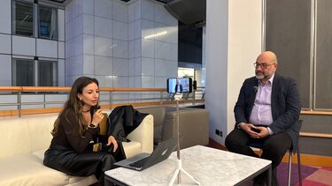 Σάκης Αρναούτογλου