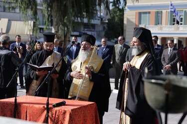 Με επιμνημόσυνη δέηση και κατάθεση στεφάνων τιμήθηκε στο Ηράκλειο η Hμέρα των Ενόπλων Δυνάμεων