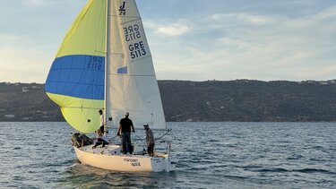 ιστιοπλοΐα j24