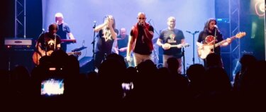 Κοινοί Θνητοί, Magic De Spell