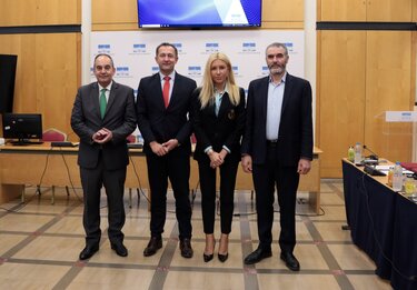 Γιάννης Πλακιωτάκης, Κρίστοφ Χάνσεν