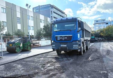 Αυτοψία Δημάρχου Ρεθύμνης στο έργο ανάπλασης γηπέδων της Πλατείας Τεσσάρων Μαρτύρων