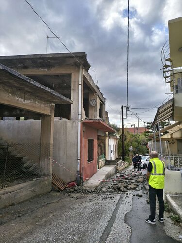 μπάζα οικοδομή σάκη καράγιωργα