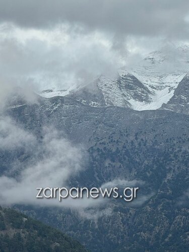 Μύρισε... Χριστούγεννα: Ο Ομαλός «ντύθηκε» στα λευκά