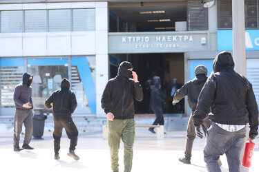 Συλλαλητήριο για τα Τέμπη: Φωτογραφίες από τα επεισόδια στο κέντρο του Ηρακλείου