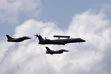 Στρατιωτική παρέλαση