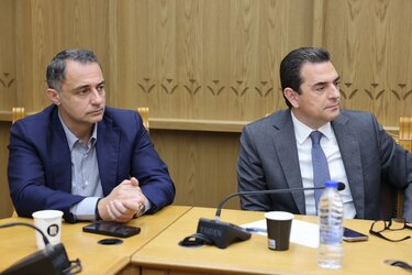 Μάξιμος Σενετάκης, Κώστας Σκρέκας