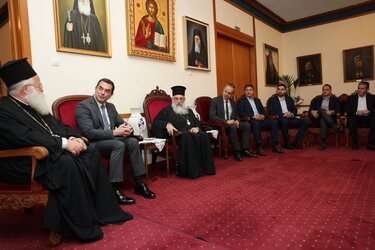 Μάξιμος Σενετάκης, Κώστας Σκρέκας