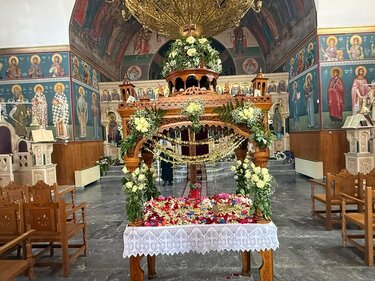 Άγιος Τίτος Προφήτη Ηλία, Επιτάφιος