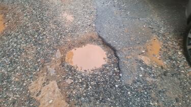 Λακκούβες, Οδός Μηνά Γεωργιάδη