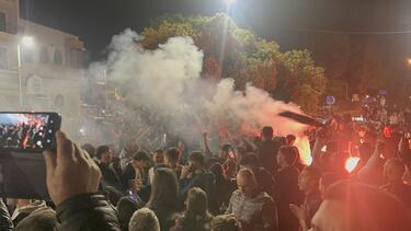 ofi_kipello_panigirismoi