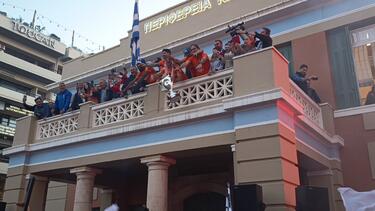 Τι κόσμος, Θεέ μου: Οι φωτογραφίες του Cretalive από τη μεγαλειώδη φιέστα του ΟΦΗ