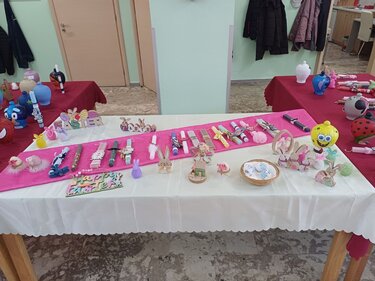 Στο πασχαλινό παζάρι του ΚΔΗΦΑμεΑ “Δικαίωμα στη Ζωή” Δήμου Μινώα Πεδιάδας στο Θραψανό, ο Δήμαρχος Μινώα Πεδιάδας και συνεργάτες του