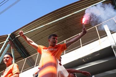 ΟΦΗ: Το κύπελλο ξανά στον ουρανό - Η φιέστα στο πούλμαν των κυπελλούχων και ο Λίλο σε ρόλο... οργανωτή (photos)