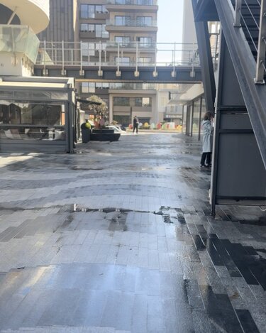 Talos Plaza, Πάσχα