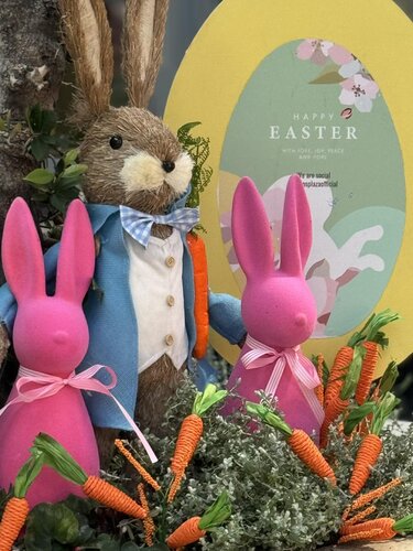 Talos Plaza, Πάσχα