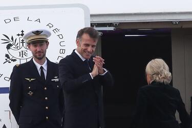 ζευγος-μακρον-αναχωρηση