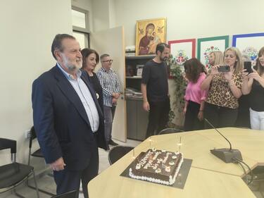 Η ευχάριστη και γλυκιά... έκπληξη στον Βασίλη Κεγκέρογλου, για τα γενέθλιά του!
