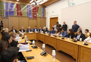 Στην σύσκεψη που πραγματοποιήθηκε στην Περιφέρεια Κρήτης με την συμμετοχή του Υπουργού Δικαιοσύνης Γιώργου Φλωρίδη, του Περιφερειάρχη Κρήτης Σταύρου Αρναουτάκη, Βουλευτών, εκπροσώπων φορέων της Δικαιοσύνης, καθώς και Υπηρεσιακών στελεχών συμμετείχε ο Δήμαρχος Ηρακλείου Αλέξης Καλοκαιρινός.