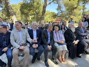 Το σημερινό πρόγραμμα της Υπουργού περιλαμβάνει επίσκεψη στον αρχαιολογικό χώρο της Κνωσού στις 10:00 το πρωί , ενώ θα ακολουθήσει ξενάγηση στον χώρο. 