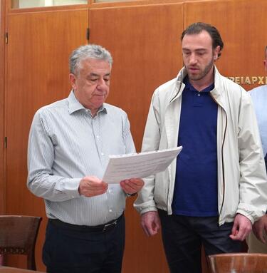 Ο Περιφερειάρχης Κρήτης Σταύρος Αρναουτάκης ευχήθηκε στους νεοδιοριζόμενους καλή επιτυχία στα καθήκοντα τους και καλή σταδιοδρομία στη δημόσια διοίκηση.