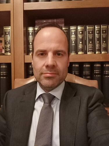 Βαγγέλης Στρατουδάκης, Δικηγόρος