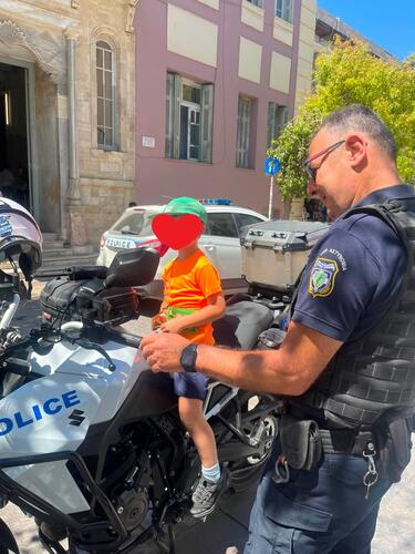 Αστυνομικός μηχανή μικρός 