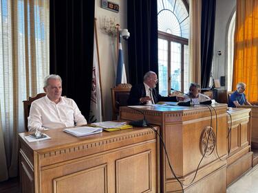 Μεταναστευτικό: Εξώδικο προς τον Δήμο Ηρακλείου και την Περιφέρεια Κρήτης για τη δομή στους Αθανάτους!