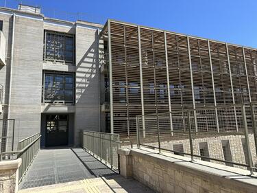 Κτήριο Περιφέρειας, Λάκκος