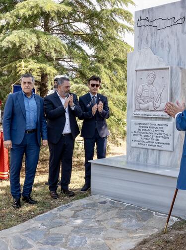 Μάχη Κρήτης, Λάρισα