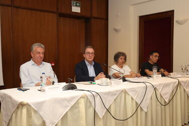 Αρναουτάκης δομή