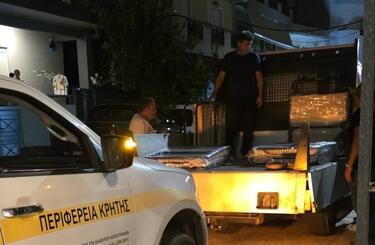 Πυρόπληκτοι, Μεταφορά υλικού