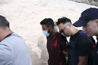 anaparastasi diasostria syros intime4