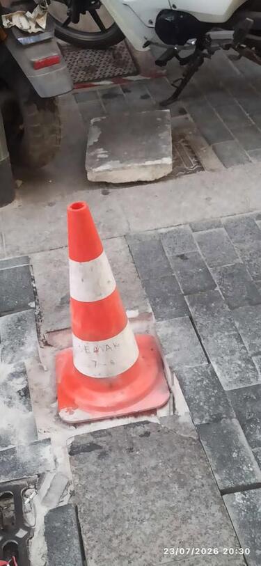 Οδός Κατεχάκη, Πλάκα