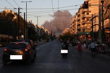 Πυρκαγιά στο παλιό κτίριο του θεάτρου Μπάντμιντον