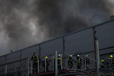 Πυρκαγιά στο παλιό κτίριο του θεάτρου Μπάντμιντον