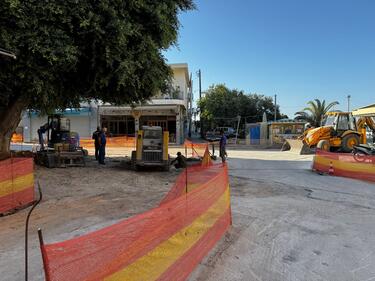 Ο Δήμαρχος Ηρακλείου στα έργα ανάπλασης της πλατείας Ελευθέρνης στα Καμίνια