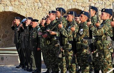 Έπαρση Σημαίας, Κούλες