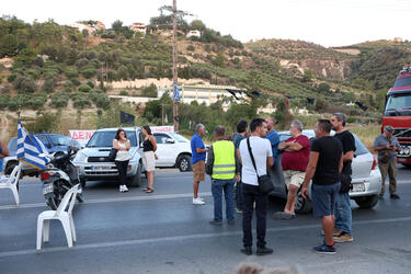 Μεταναστευτικό: Στους δρόμους ξανά οι κάτοικοι για τη δομή μεταναστών - Την Τρίτη το κρίσιμο ραντεβού με τον Πλεύρη