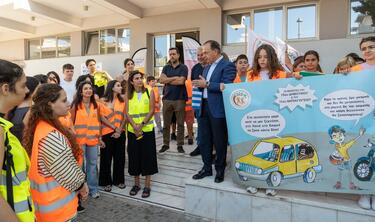 Ρέθυμνο: Οι μαθητές γίνονται «Σχολικοί Τροχονόμοι» και στέλνουν μήνυμα υπευθυνότητας, και σωστής κυκλοφοριακής συμπεριφοράς