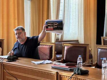 Ηράκλειο: “Βράζουν” παιδιά και γονείς για τα σχολεία στην Παλιά Παιδαγωγική Ακαδημία!