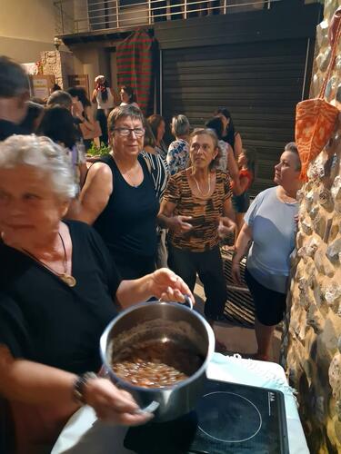 Επισκοπή, Καντάδα, Εκδήλωση
