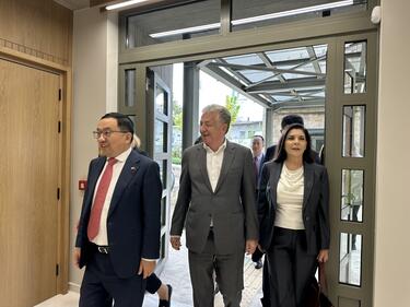 Κινέζος, Αρναουτάκης 