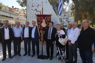 Ακολούθησε επιμνημόσυνη δέηση στο μνημείο του Μικρασιατικού Ελληνισμού (στη συμβολή Λ. Κνωσσού και Ιωνίας), που τέλεσε, ο Θεοφιλέστατος Επίσκοπος Κνωσού κ. Μεθόδιος.