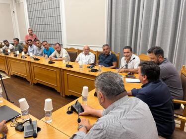 Τουριστικά λεωφορεία: Τράβηξαν... χειρόφρενο οι οδηγοί στο Ηράκλειο