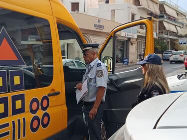 Έλεγχοι Τροχαία σχολικά λεωφορεία 