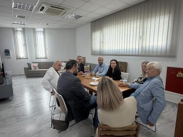 Ηλιαχτίδα, Συνάντηση