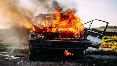 Παρανάλωμα του πυρός έγιναν δύο οχήματα